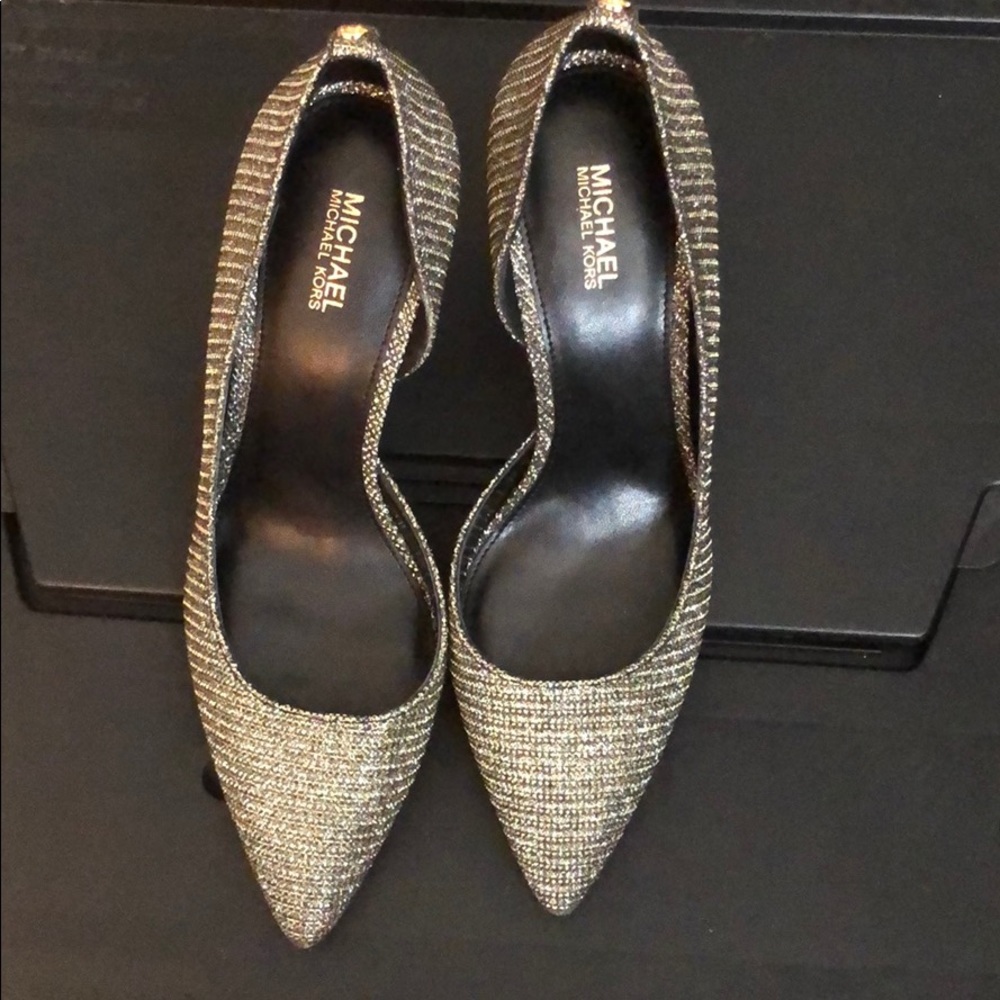 BRAND NEW Michael Kor heels sz 7